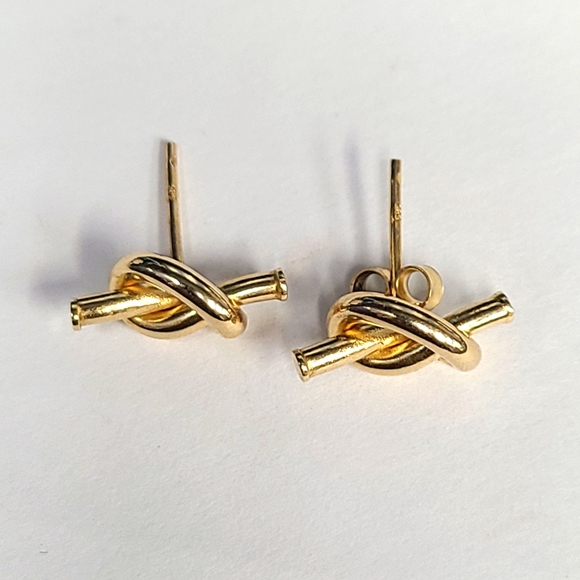 Solid 14K Yellow Gold Knot Earring Studs .50"x.25" - Picture 2 of 9